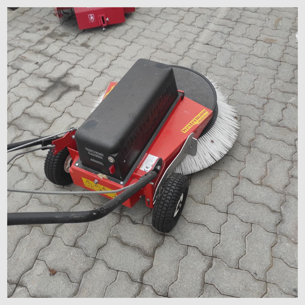 westermann-kehrbuerste-mar800hlr-1-600x600px westermann-kehrbuerste-mar800hlr-1-600x600px