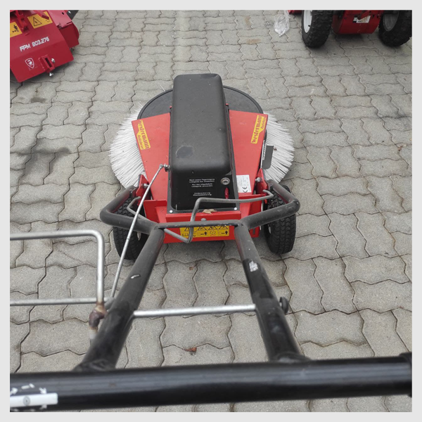 westermann-kehrbuerste-mar800hlr-2-600x600px westermann-kehrbuerste-mar800hlr-2-600x600px